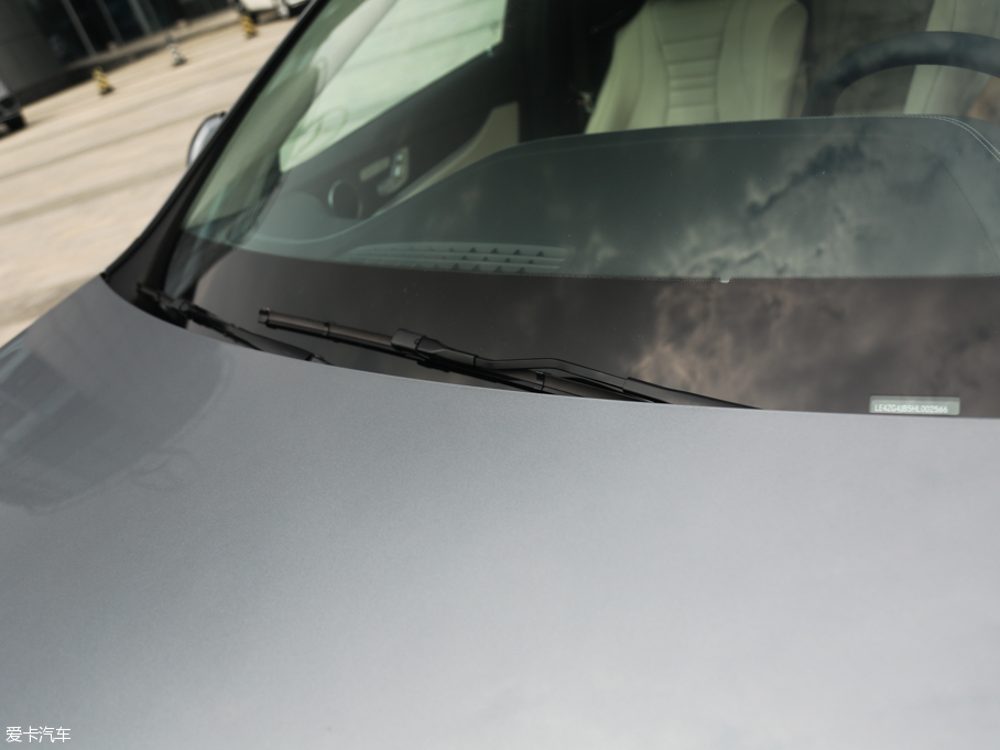 2016YE E 300L \ӺA