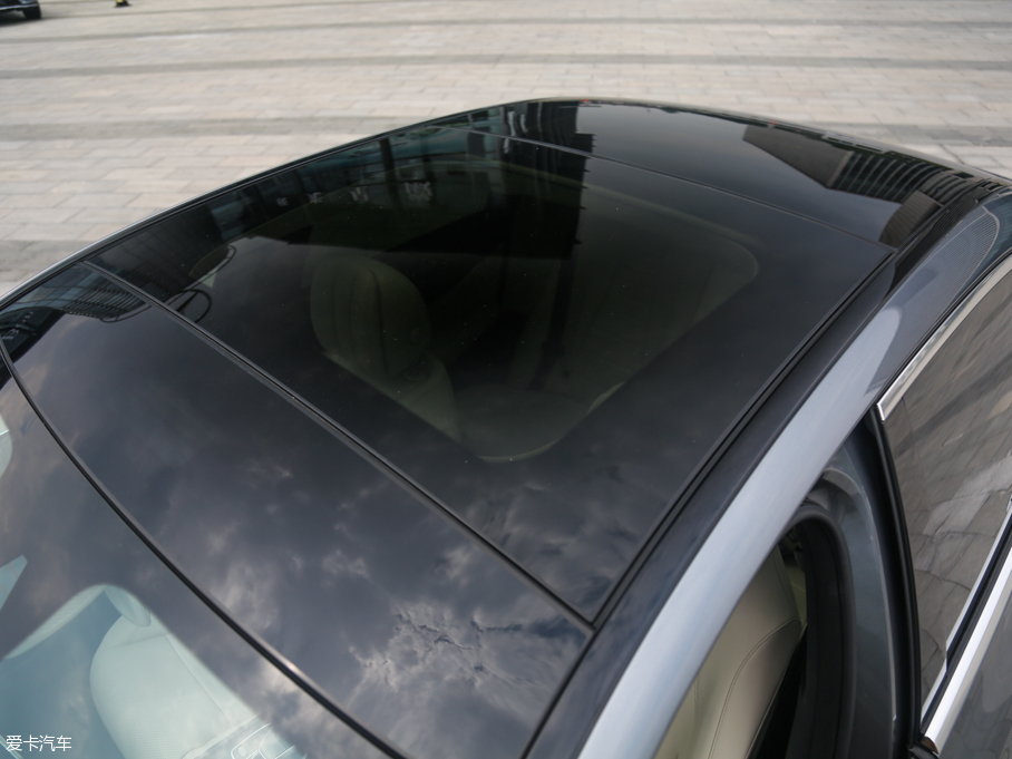 2016YE(j) E 300L \(yn)(dng)A