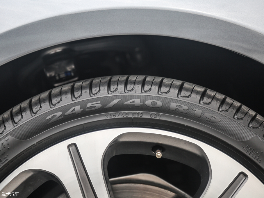 2016YE E 300L \ӺA