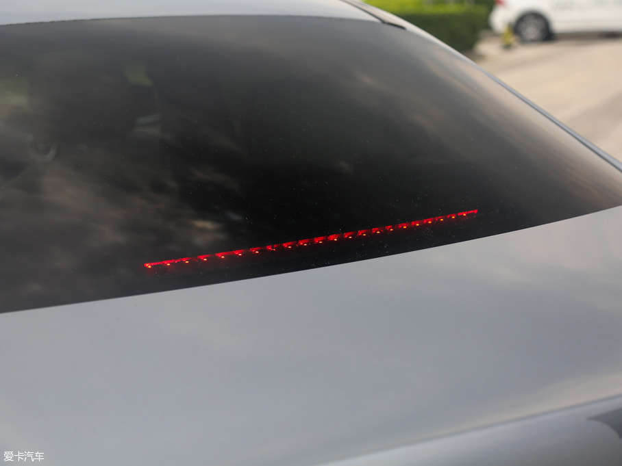 2016YE E 300L \ӺA