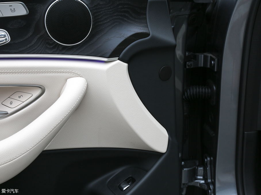 2016YE(j) E 300L \(yn)(dng)A