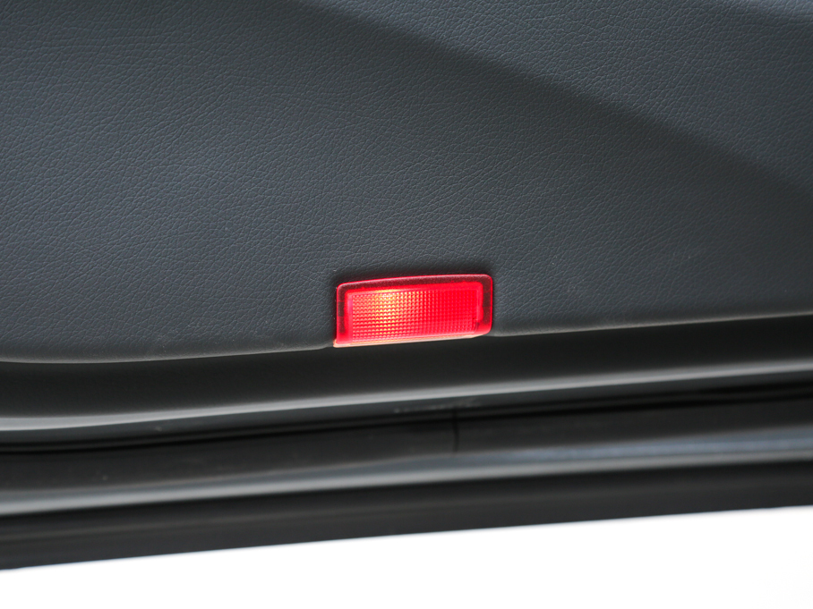 2016YE E 300L \ӺA