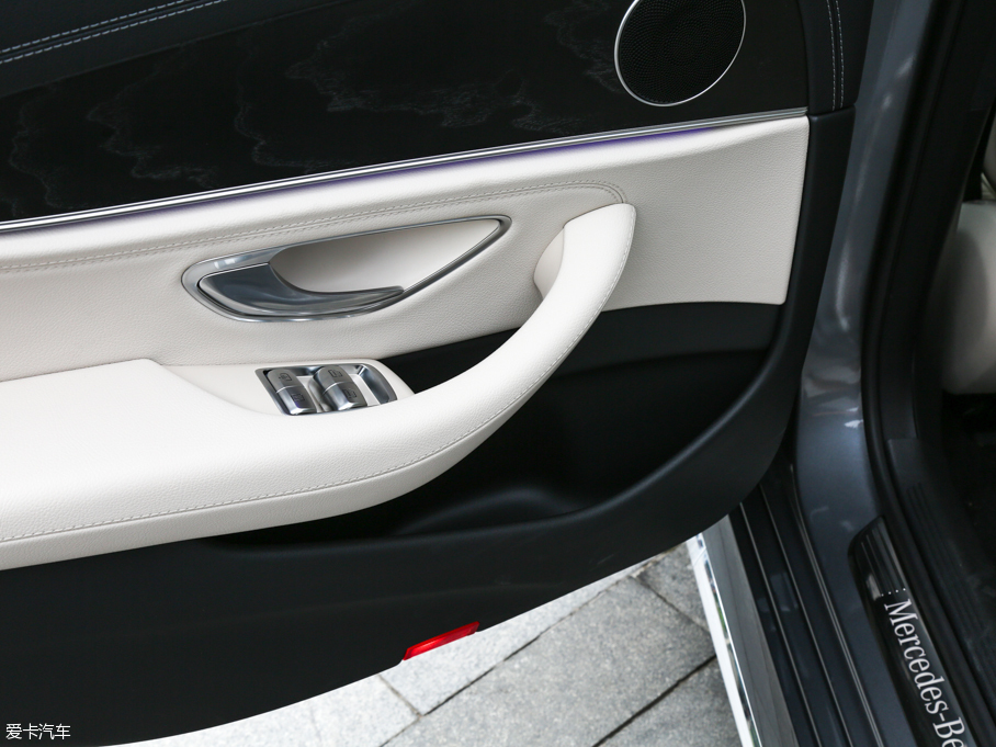 2016YE E 300L \ӺA