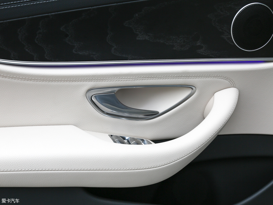 2016YE E 300L \ӺA