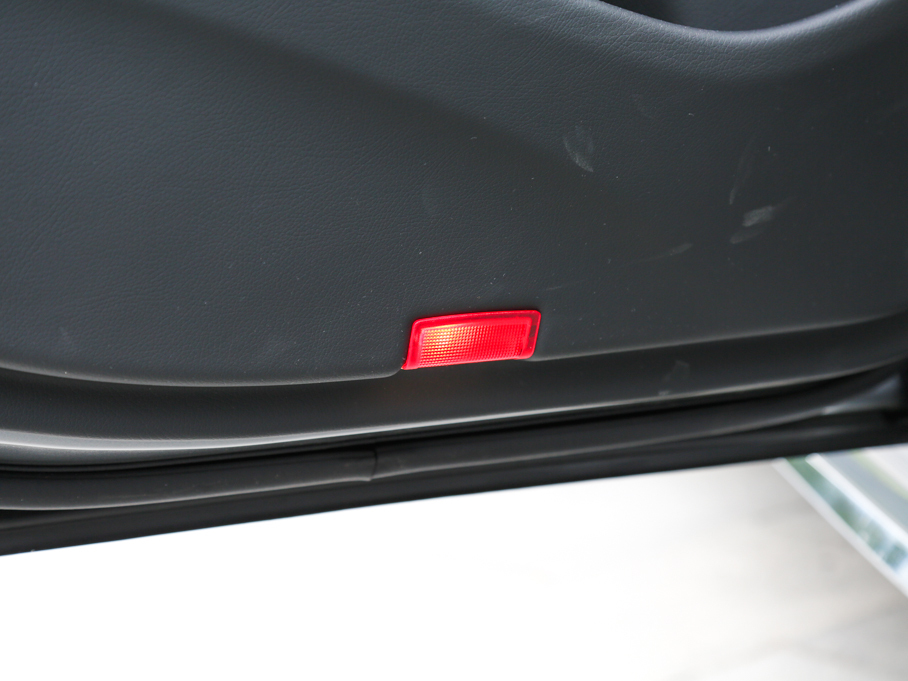 2016YE E 300L \ӺA