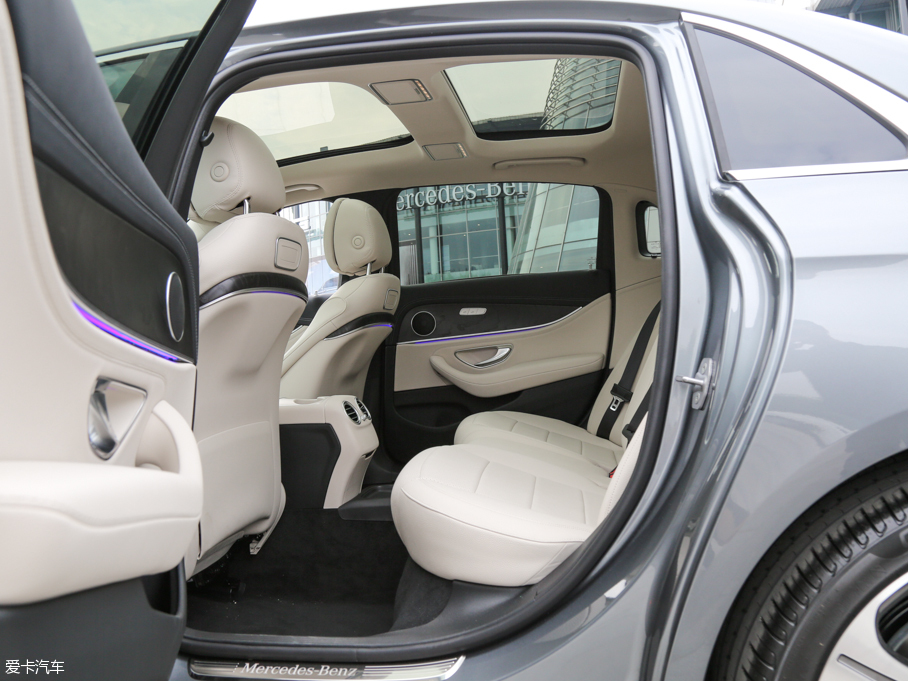 2016YE E 300L \ӺA