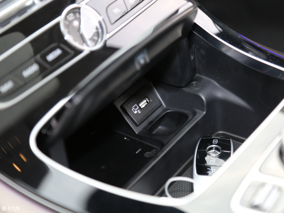 2016YE E 300L \ӺA