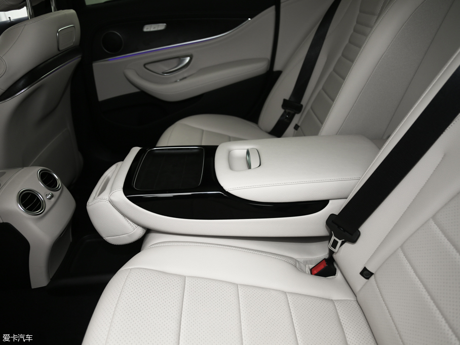 2016YE E 300L \ӺA