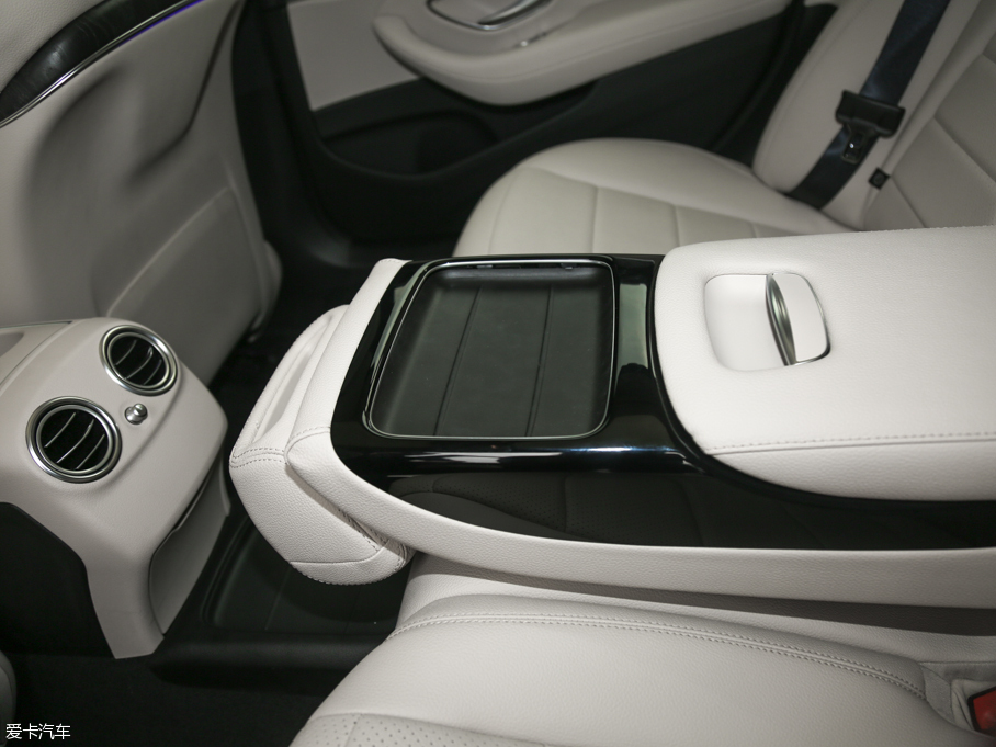 2016YE E 300L \ӺA