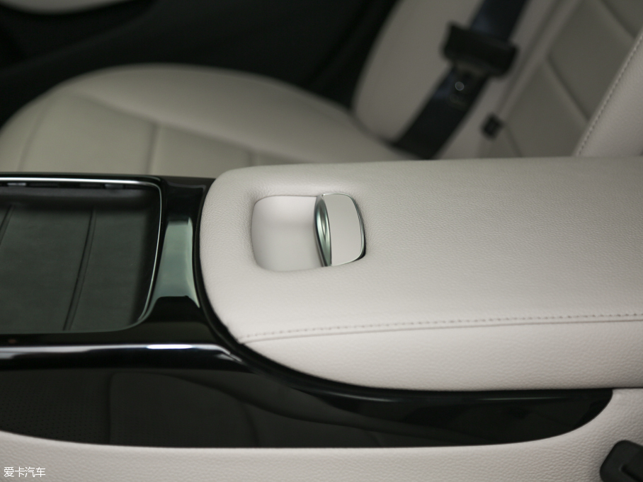 2016YE E 300L \ӺA