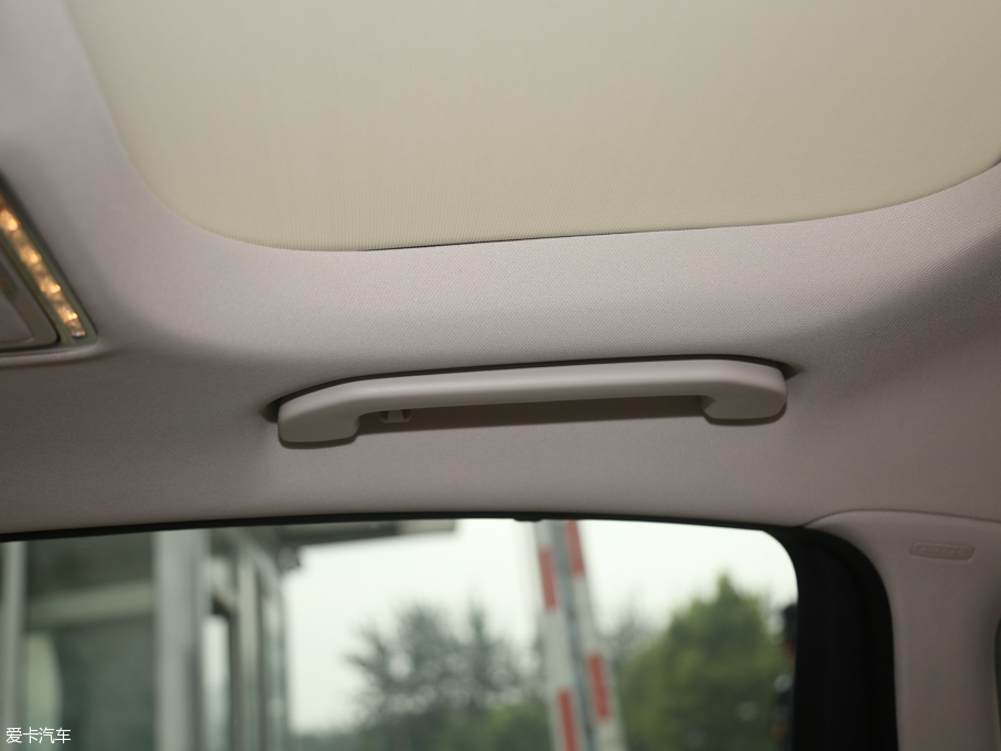 2016YE E 300L \ӺA