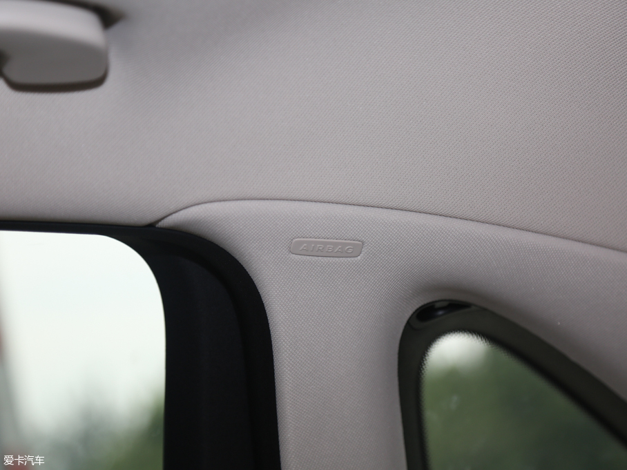 2016YE E 300L \ӺA