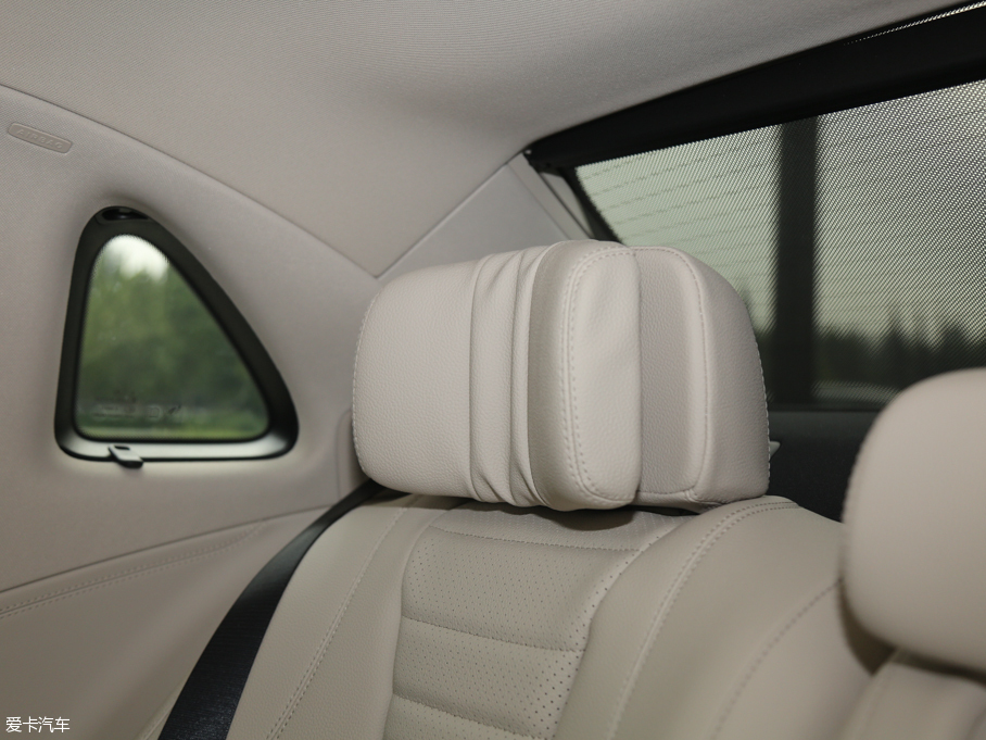 2016YE E 300L \ӺA