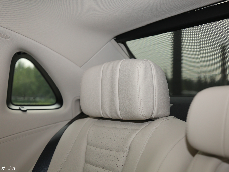 2016YE E 300L \ӺA