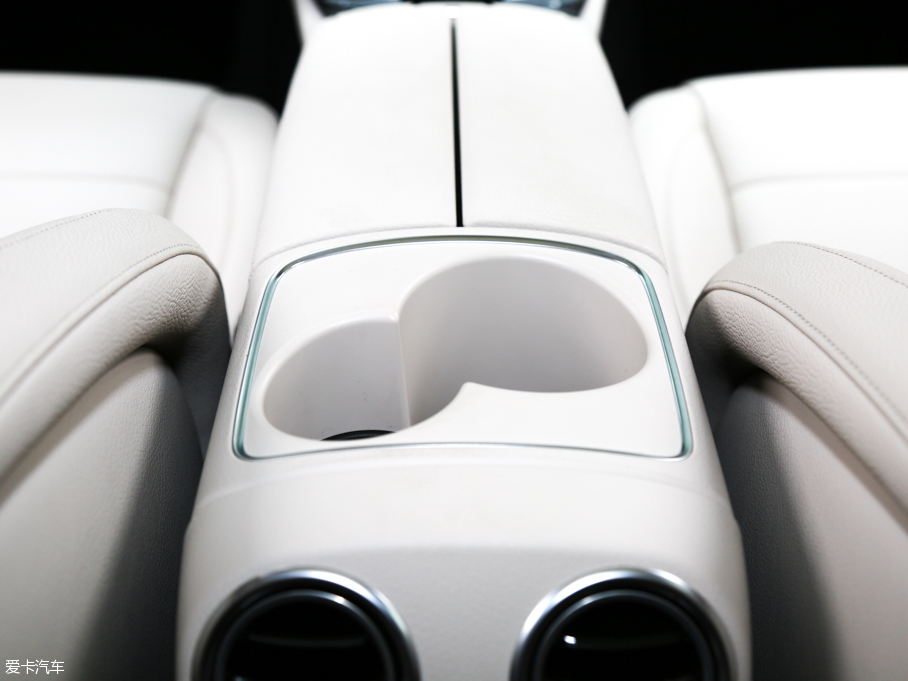 2016YE E 300L \ӺA