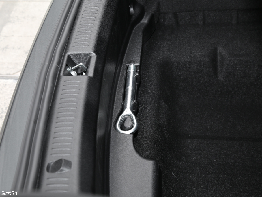 2016YE E 300L \ӺA