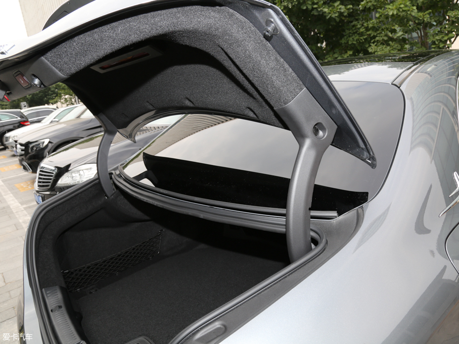 2016YE E 300L \ӺA