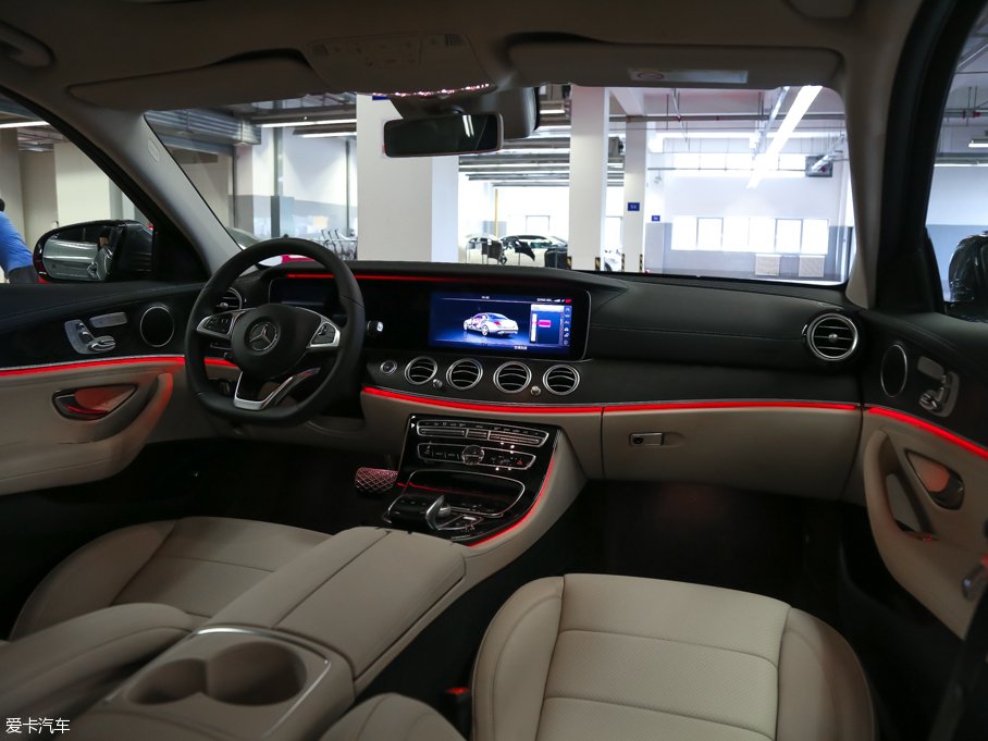 2016YE E 300L \ӺA