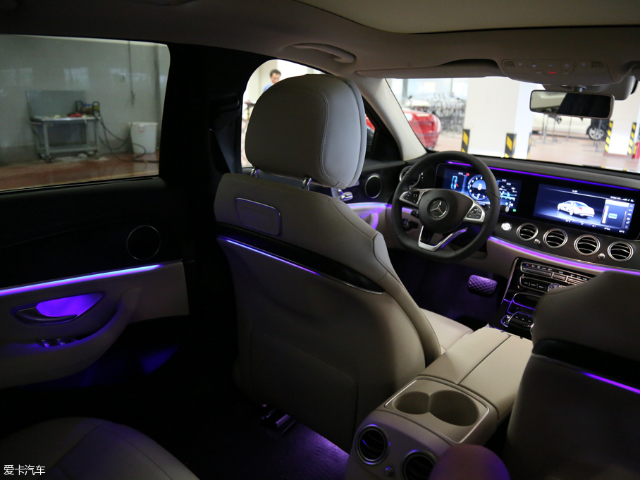 2016YE E 300L \ӺA