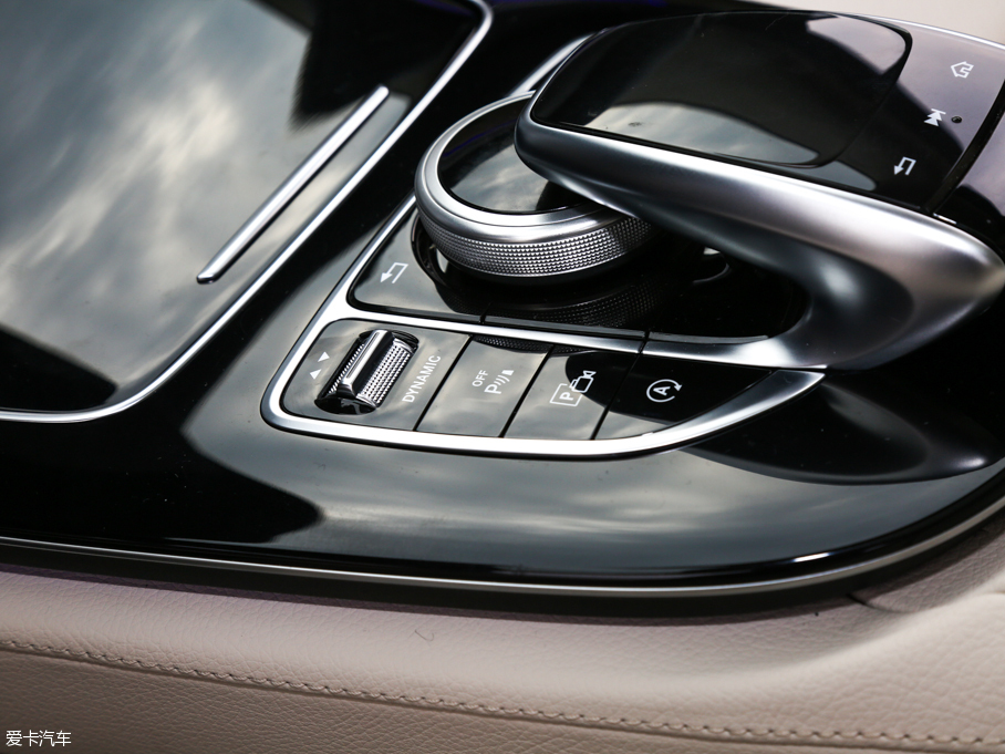 2016YE E 300L \ӺA