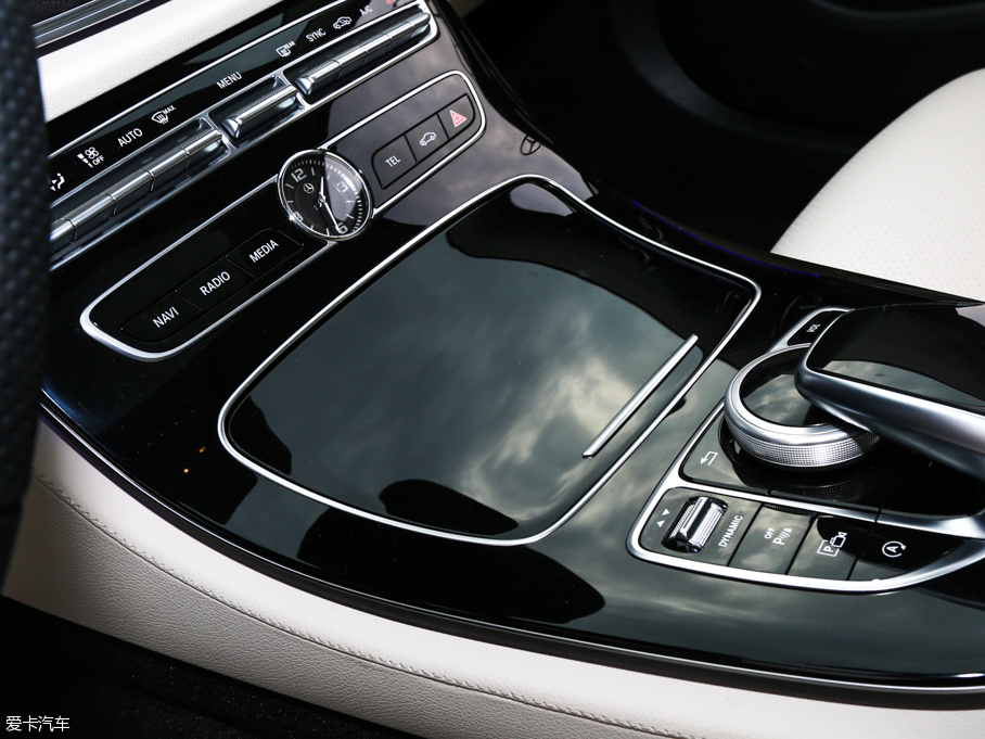 2016YE E 300L \ӺA