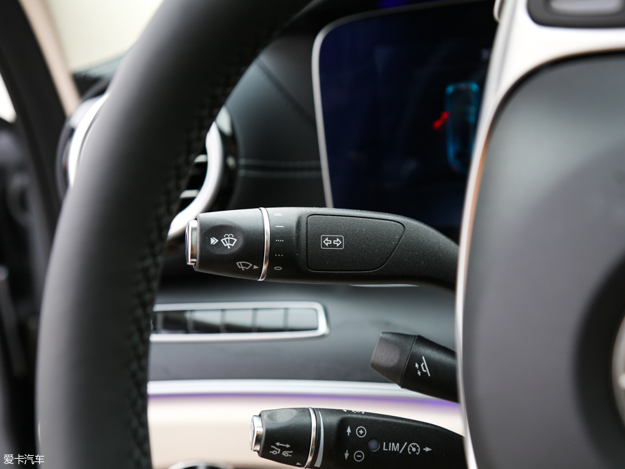 2016YE E 300L \ӺA