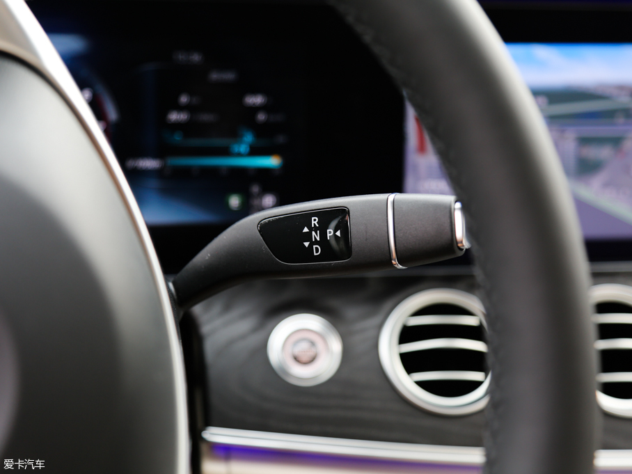 2016YE E 300L \ӺA