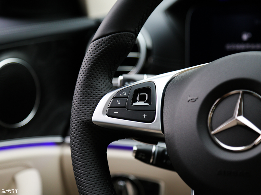 2016YE E 300L \ӺA