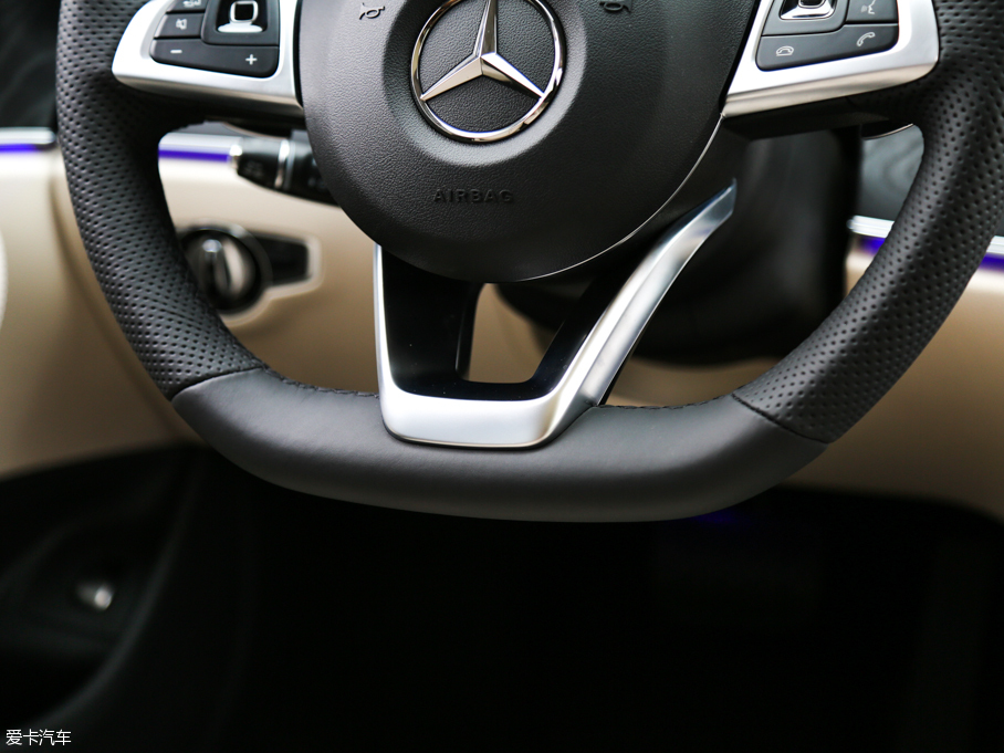 2016YE E 300L \ӺA