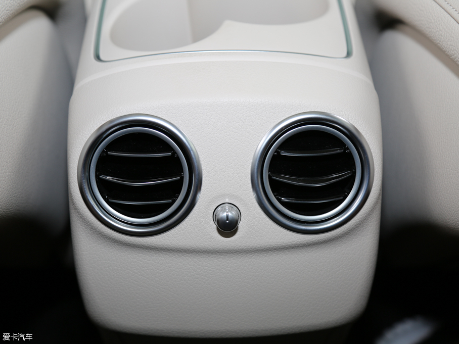 2016YE E 300L \ӺA