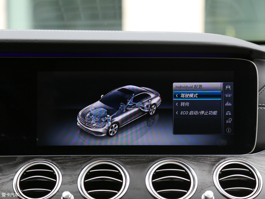 2016YE E 300L \ӺA