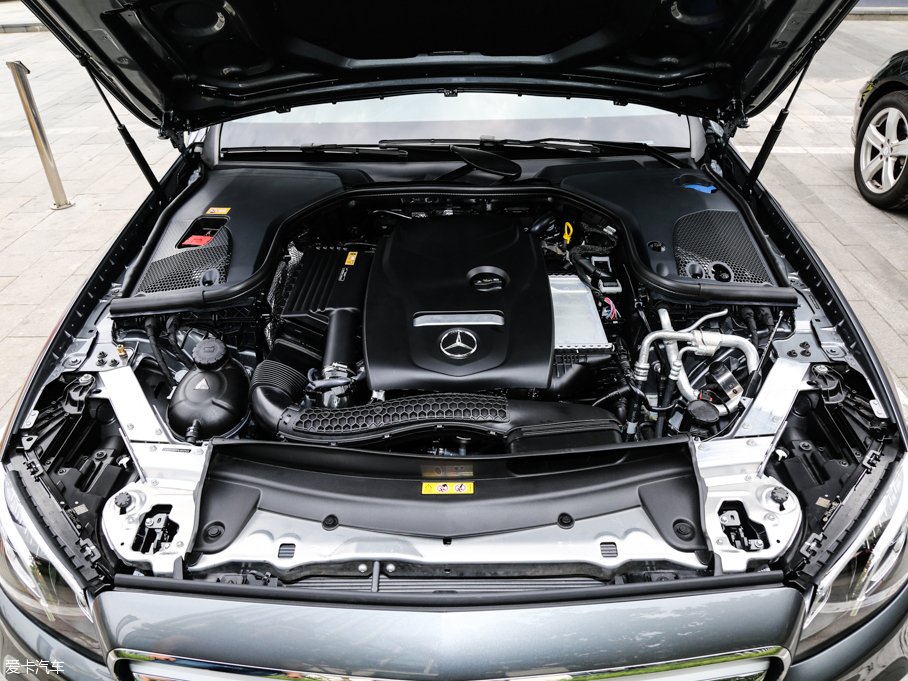 2016YE E 300L \ӺA