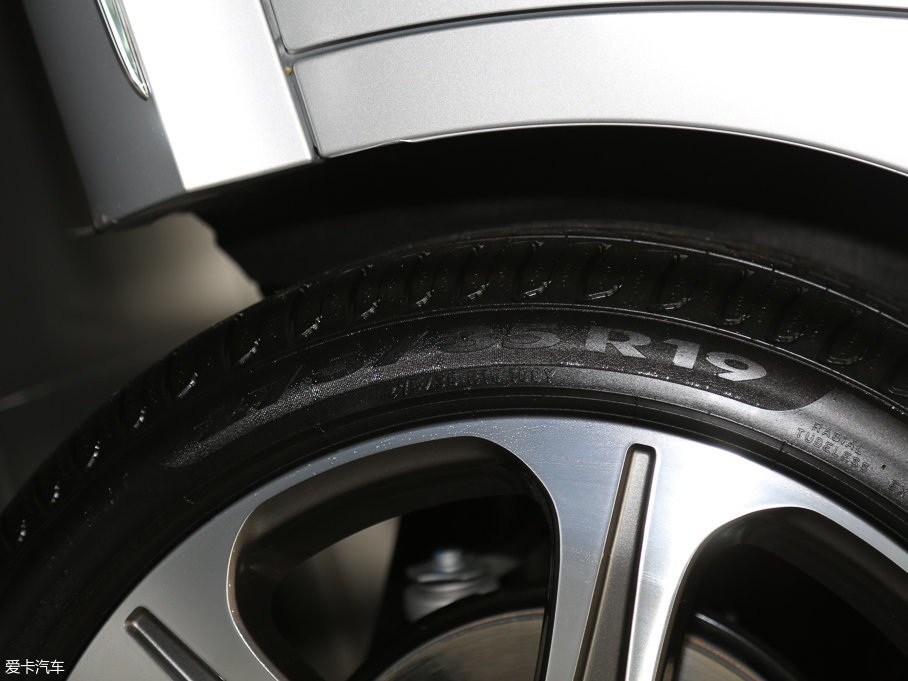 2016YE E 300L \ӕr 