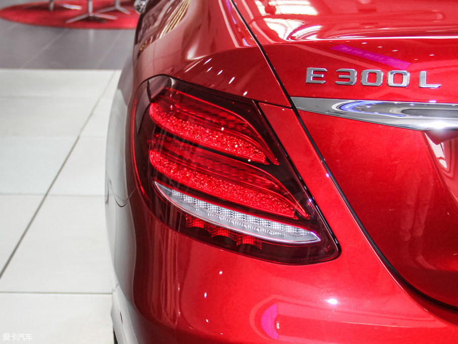 2016YE E 300L \ӺA