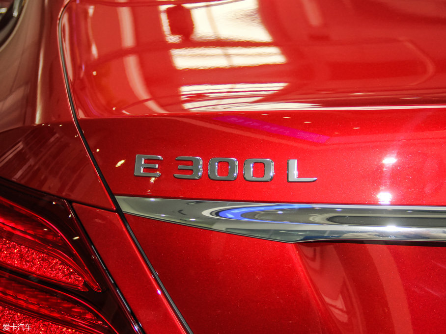 2016YE E 300L \ӺA