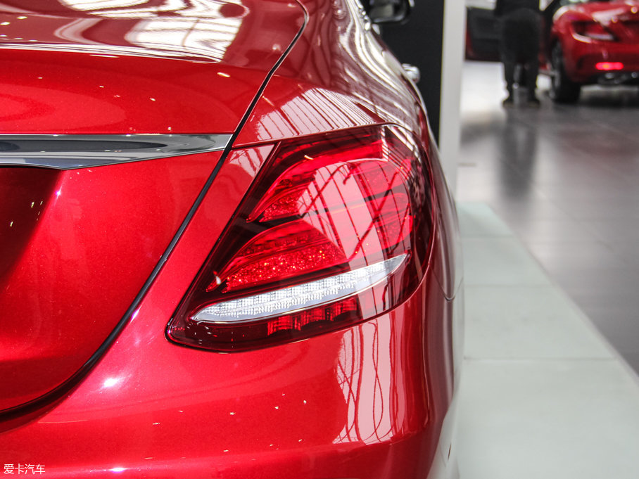 2016YE E 300L \ӺA