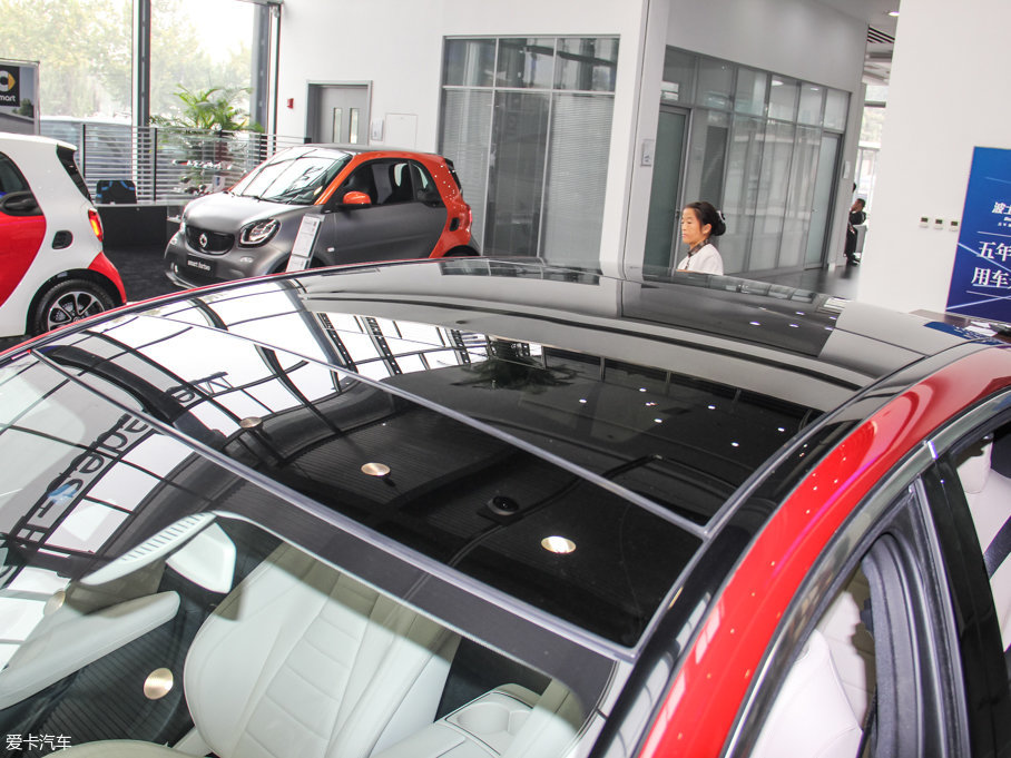 2016YE E 300L \ӺA