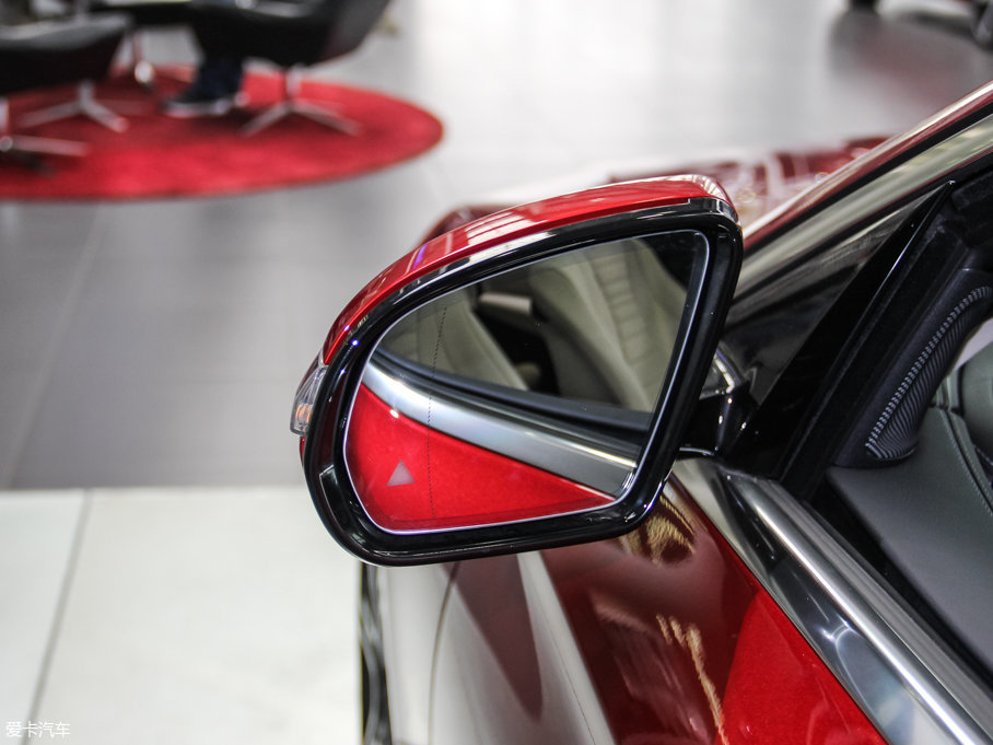 2016YE E 300L \ӺA