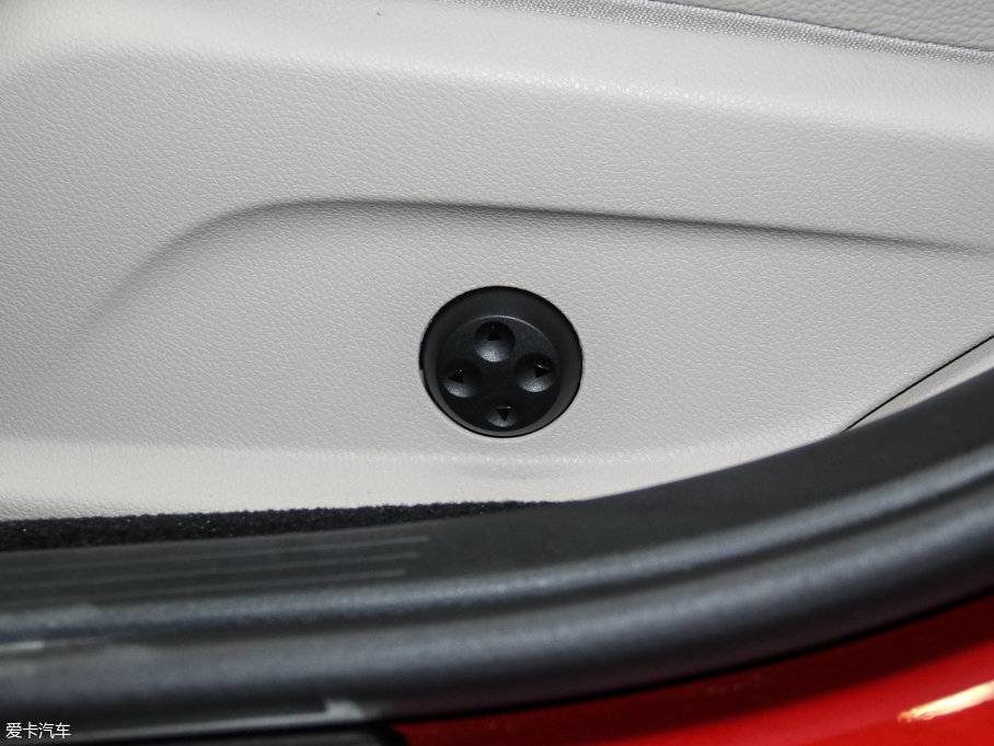 2016YE E 300L \ӺA