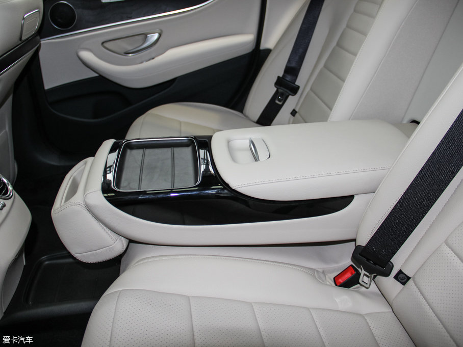 2016YE E 300L \ӺA