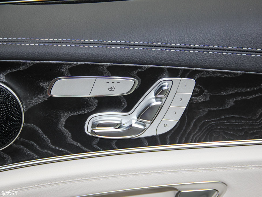 2016YE E 300L \ӺA