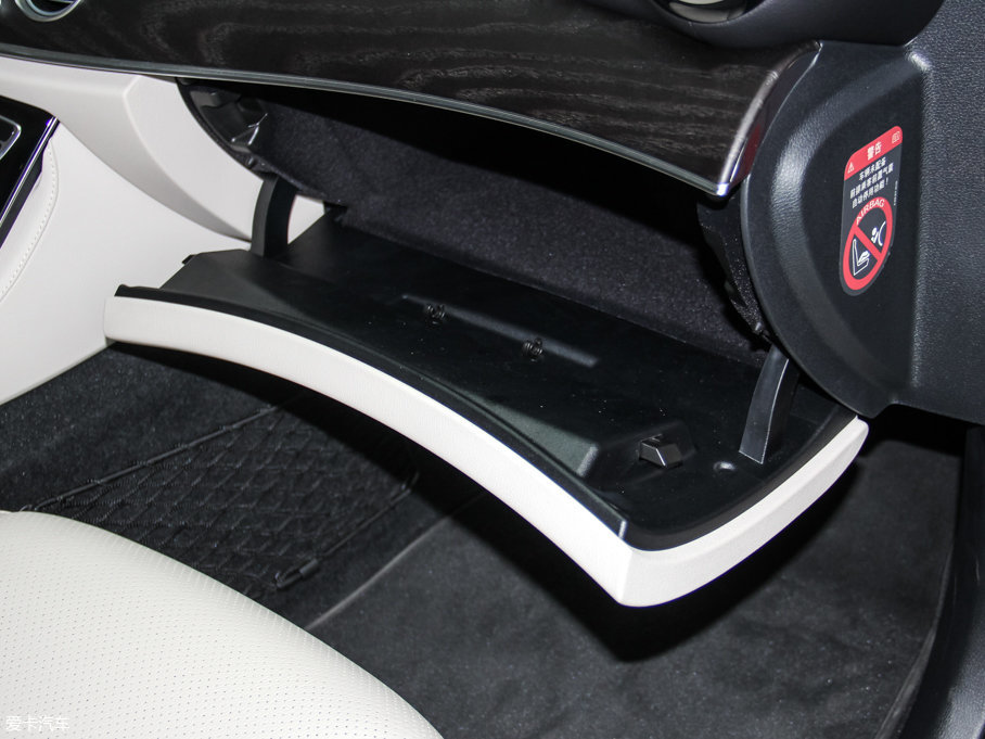 2016YE E 300L \ӺA