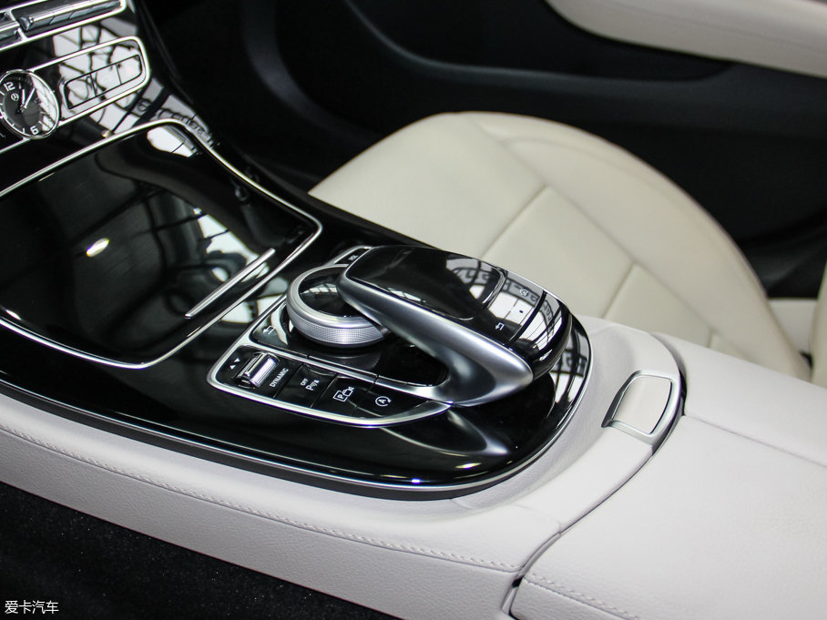 2016YE E 300L \ӺA