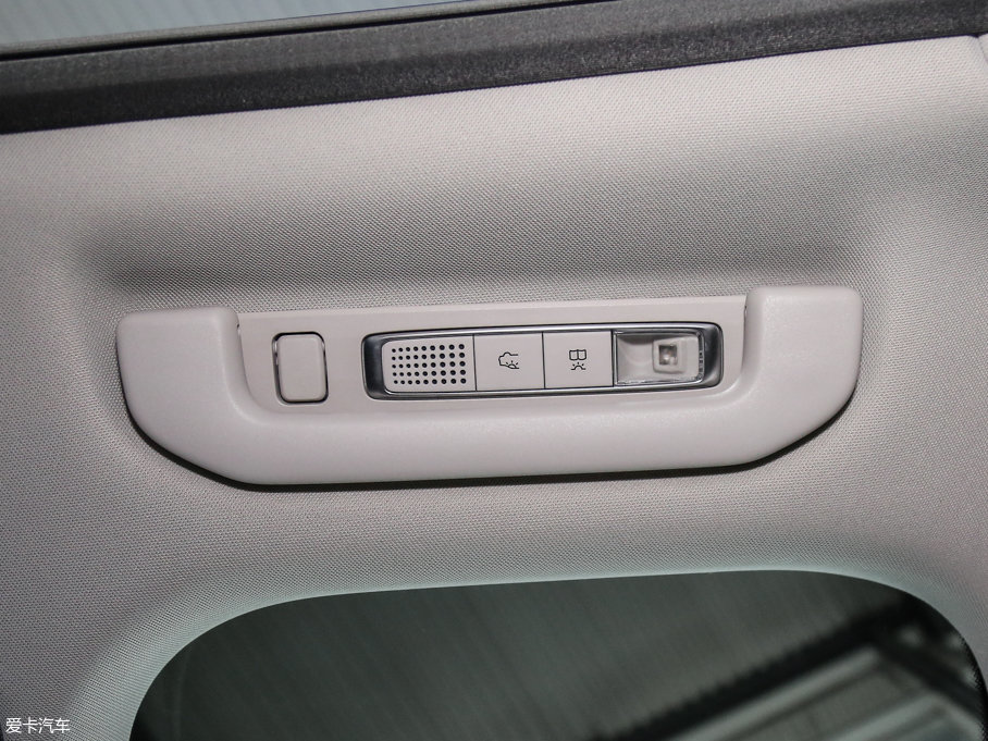 2016��YE�� E 300L ���A��