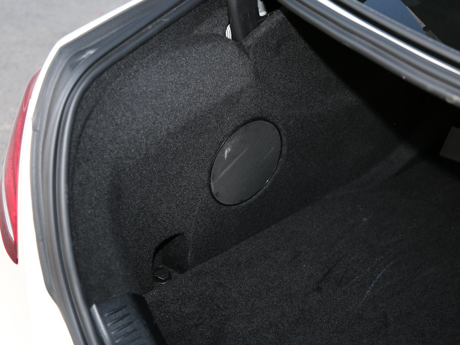 2016��YE�� E 200L �\����