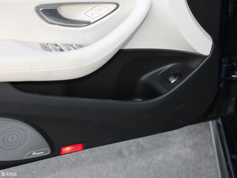 2016YE E 300L \ӺA