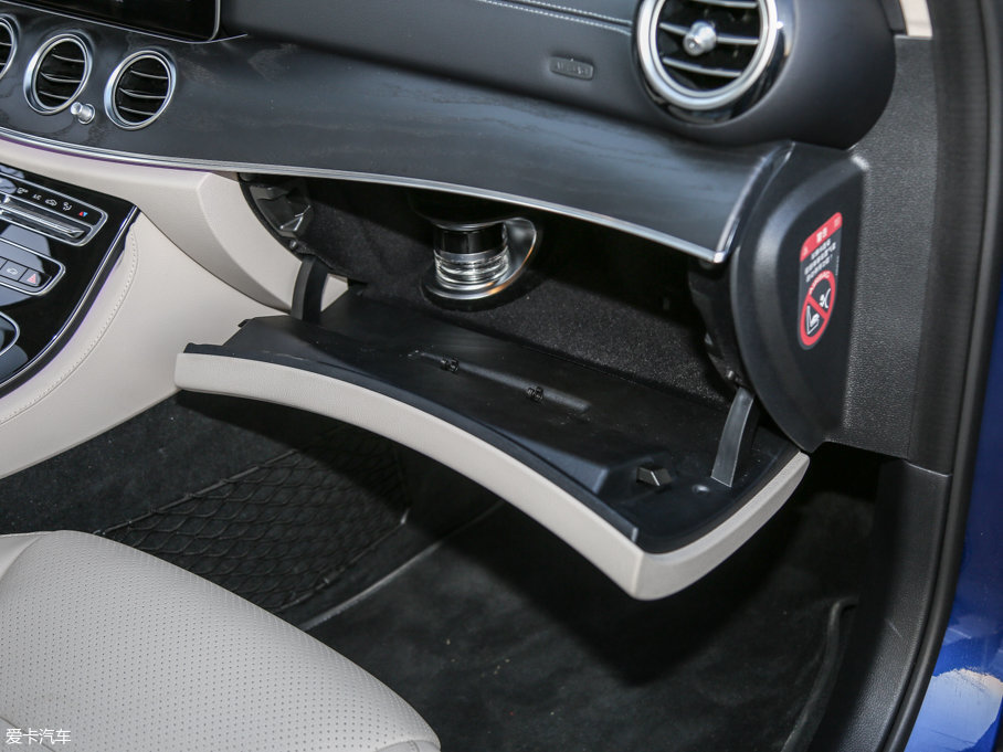 2016YE E 300L \ӺA