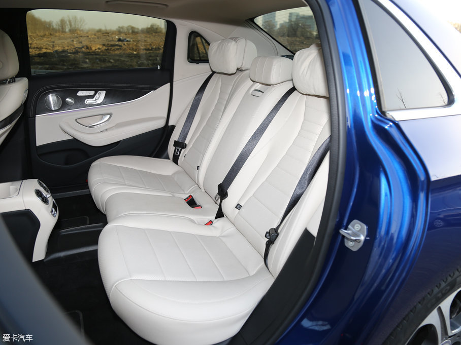 2016YE E 300L \ӺA