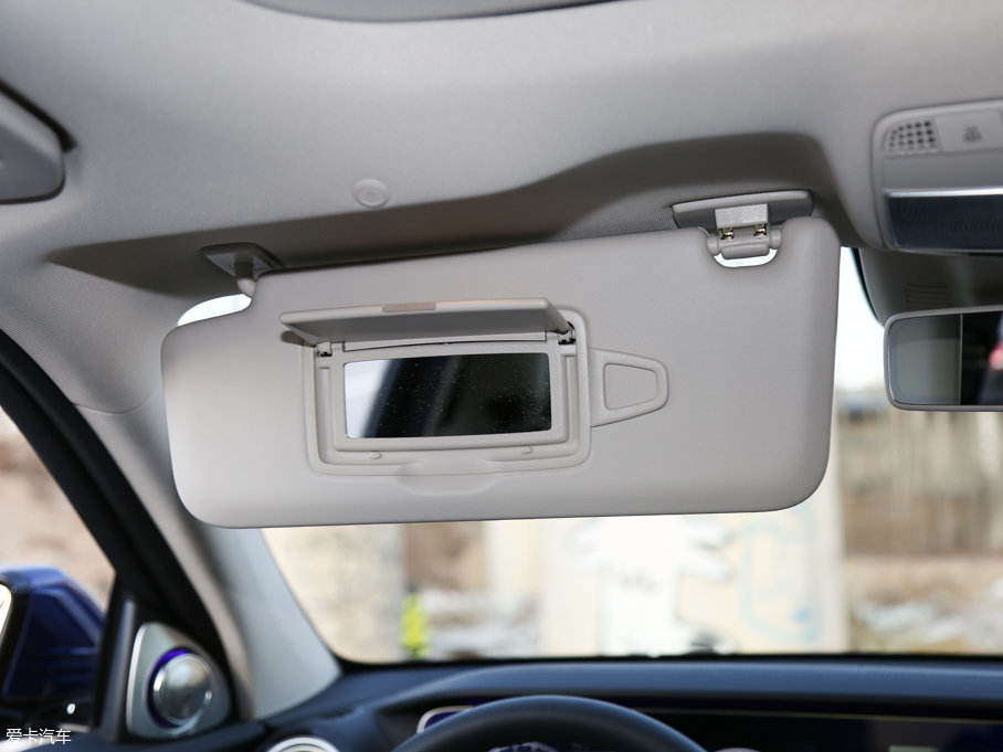 2016YE E 300L \ӺA