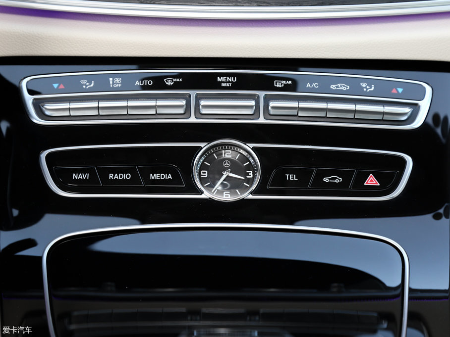 2016YE E 300L \ӺA